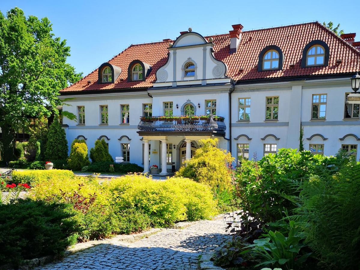 Palac Czarny Las Wożniki Esterno foto